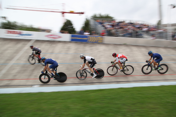 Image: A scratch race for cyclists - Indianapolis Oerlikon on July 27, 2017
