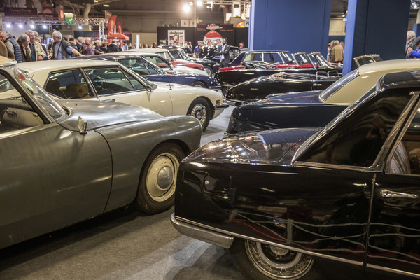 Ein Teil der reichhaltigen Citroën-Auswahl - Artcurial Rétromobile Versteigerung 2018