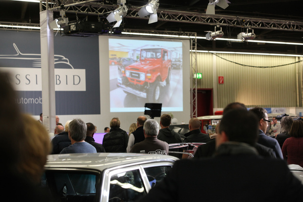 Ein Toyota Land Cruiser wird bei ClassicBid versteigert - Retro Classics Bavaria 2017 in Nürnberg