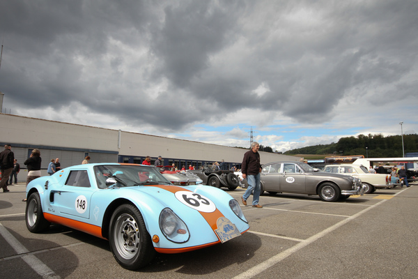 Bild Ein VW-Porsche-Special aus dem Jahr 1962 - am 24. Oldtimer Grandprix Safenwil 2015