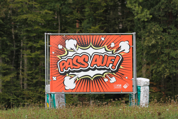 Bild Ein durchaus passendes Motto für eine Rennsportveranstaltung - Bergrennen Steckborn-Eichhölzli Memorial 2018