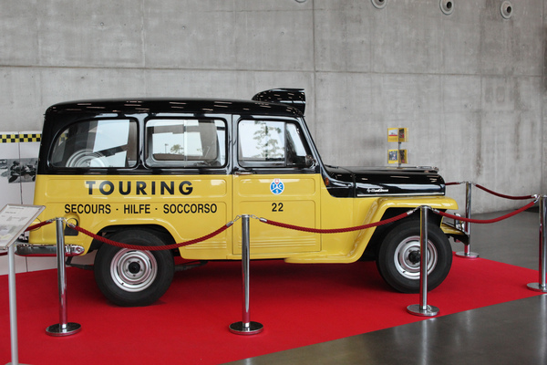 Ein historisches Rettungsfahrzeug des Touring Clubs mit Vierradantrieb - Swiss Classic World 2014