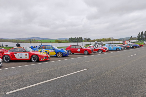 Ein kleiner Teil des Starterfeldes – Pista & Piloti Hillclimb Pferdsfeld 2023