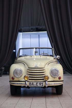 Ein offener Auto Union DKW beim Coys - gesehen an der Techno Classica 2016