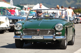 Ein rechtsgelenkter MG Midget, wo sollte das Lenkrad auch sonst sein? - British Car Meeting 2015 in Mollis