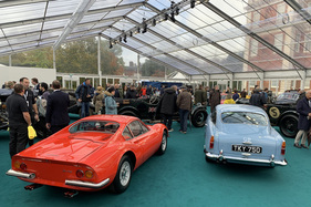 Ein roter Dino zwischen vielen britischen Klassikern - RM/Sotheby's London Versteigerung vom 4 November 2023 Ein roter Dino zwischen vielen britischen Klassikern - RM/Sotheby's London Versteigerung vom 4 November 2023