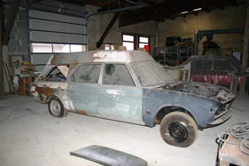 Ein von Willi Martini auf Basis des BMW 2800 aufgebauten Krankenwagen