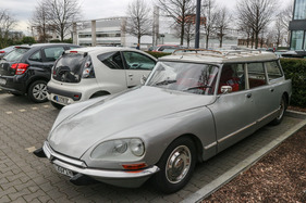 Ein weiterer historischer Citroën bei der Ausstellungseröffnung, ein DS Break