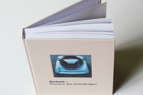 Bertone und seine Pionierarbeit für das Autodesign (Buchbesprechung)