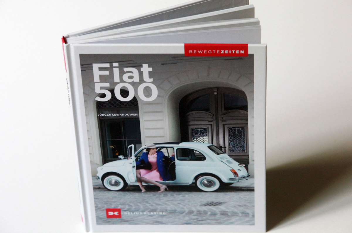 Einband - Buch "Bewegte Zeiten - Fiat 500"