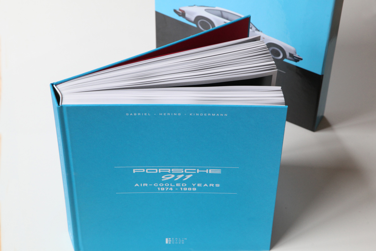 Einband mit Schuber - Buch "Porsche 911 - Aircooled Years - 1974-1989"