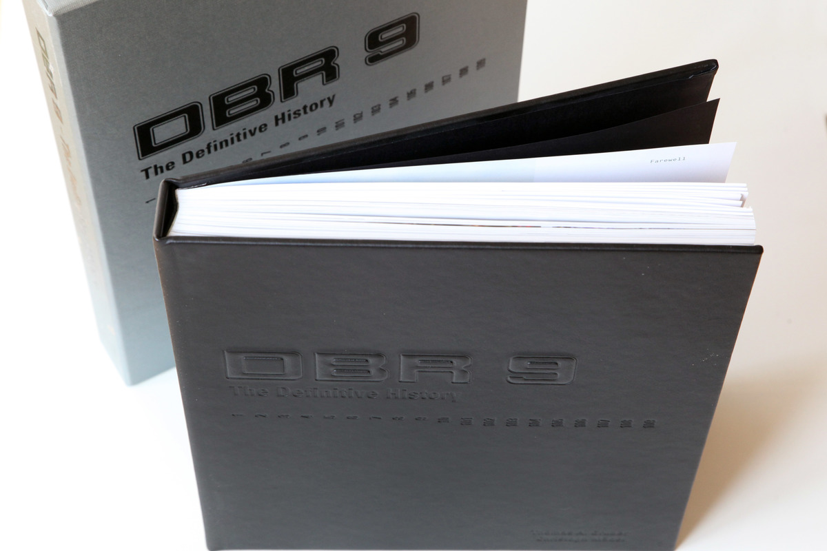 Einband und Schuber - Buch "DBR9 - The Definite History"