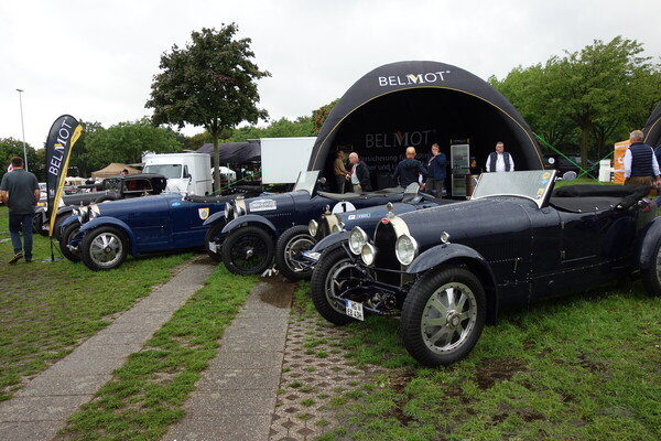 Eindrucksvolle Bugatti-Sammlung bei Versicherer Belmot – Classic Days Düsseldorf 2023