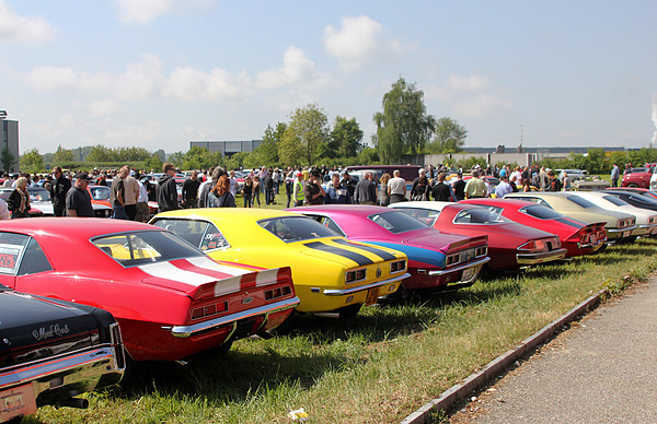 Image: Impressions of the 29th US Car Meeting American Live 2011 - Chevrolet Camaro in all colors and shapes