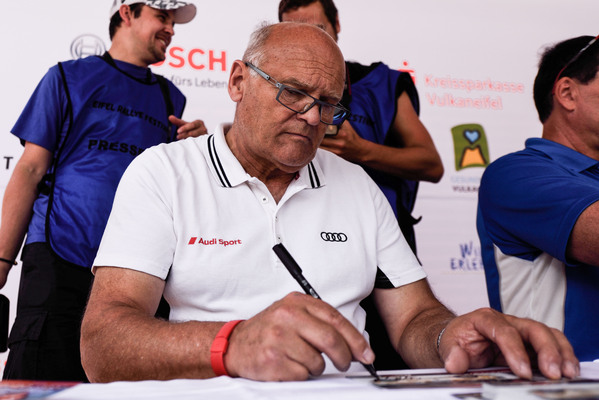 Eindrücke vom ADAC Eifel Rallye Festival 2014 - Autogrammstunde Stig Blomqvist