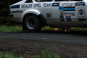 Eindrücke vom ADAC Eifel Rallye Festival 2014 - Der Opel Kadett GT/E von 1975 lässt Funken fliegen