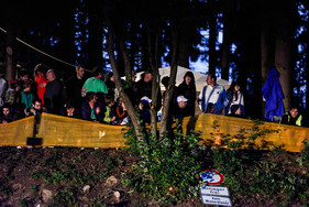 Eindrücke vom ADAC Eifel Rallye Festival 2014 - Gespannt wird das Geschehen von den Zuschauern verfolgt