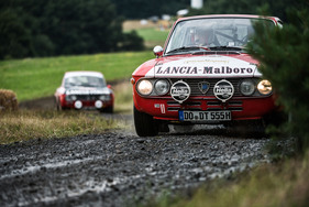 Eindrücke vom ADAC Eifel Rallye Festival 2014 - Lancia Fulvia HF mit Verfolger am Wasserloch Eindrücke vom ADAC Eifel Rallye Festival 2014 - Lancia Fulvia HF mit Verfolger am Wasserloch
