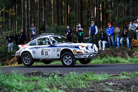 Eindrücke vom ADAC Eifel Rallye Festival 2014 - Mit Schwung über den Hügel