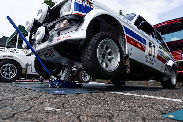 Image: Impressions of the ADAC Eifel Rallye Festival 2014 - rally mile in Daun. Important repairs are carried out before the start