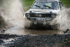 Eindrücke vom ADAC Eifel Rallye Festival 2014 - VW Golf II am Wasserloch