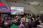 Eindrücke vom Anlass "Le Mans & Zuffenhausen" am 13./14. Juni 2015 - Blick auf das gespannte Publikum im Porsche-Museum