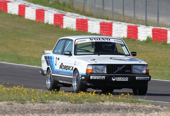 Eindrücke vom AvD Oldtimer Grand Prix 2013 - DTM/STW- und Tourenwagen-Revival - Demonstrationsläufe - Volvo 240 Turbo Gruppe A von 1985