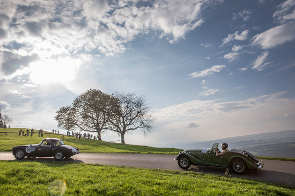 Bild: Eindrücke vom Michaelskreuzrennen 2014 - MG A vor Morgan bei der Bergfahrt