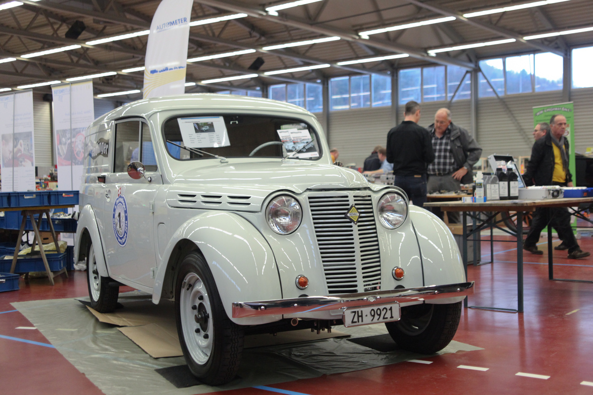 Eindrücke vom OTM Winterthur 2014 - Der Renault Juvaquatre auf dem Derendinger-Stand