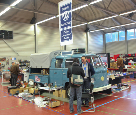Image: Impressions of the OTM Winterthur 2014 - A VW T2 bus advertises VW spare parts