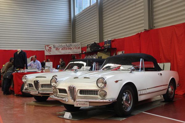 Eindrücke vom OTM Winterthur 2014 - Zweimal Alfa Romeo Touring Spider in Weiss