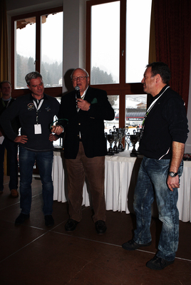 Eindrücke vom Winter-RAID 2015 - Herr Bichsel bei der Siegerehrung