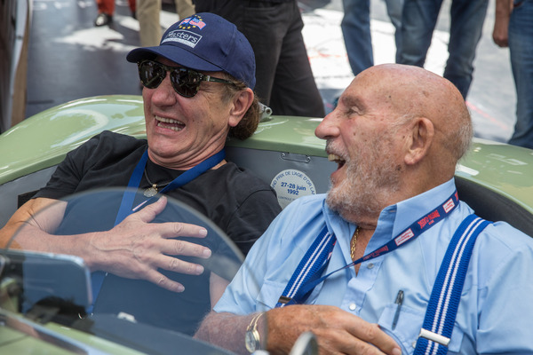 Eindrücke von der 24. Ennstal-Classic 2016 - Gute Laune bei Brian Johnson und Sir Stirling Moss