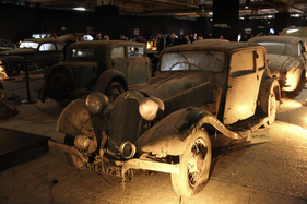 Eindrücke von der Ausstellung der Baillon-Sammlung, dem Jahrhundert-Scheunenfund in der Halle 2.1 der Rétromobile 2015