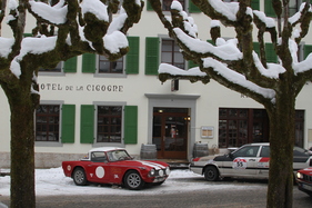 Impressions of the AvD Histo Monte 2015 - Rally participants in front of the accommodation