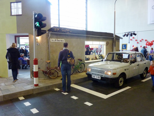 Eindrücke von der Bremen Classic Motorshow 2014 - Fahrschule im Osten