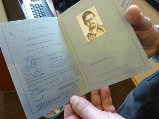 Eindrücke von der Bremen Classic Motorshow 2014 - der Führerschein der Ost-West-Fahrschule