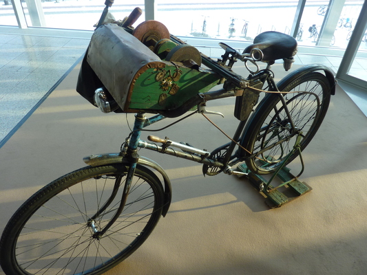 Eindrücke von der Bremen Classic Motorshow 2014 - frühes Fahrrad