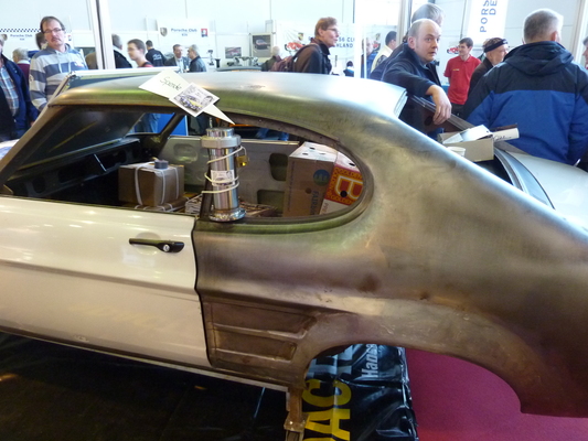 Eindrücke von der Bremen Classic Motorshow 2014 - im Aufbau - Ford Capri