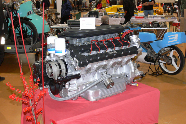 Bild: Eindrücke von der Oldtimermesse St. Gallen 2012 - Ferrari Daytona Motor