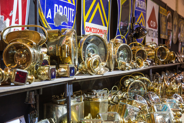 Bild: Eindrücke von der Techno Classica 2014 - Teilemarkt - Scheinwerfer