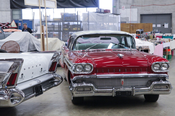 Image: Impressive - Oldsmobile in original size - Oldtimer- und Teilemarkt Fribourg 2019