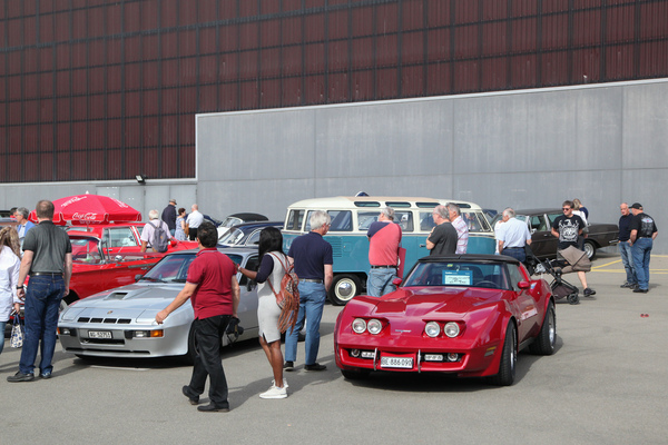Eine Chevrolet Corvette C3 sucht einen neuen Besitzer auf dem privaten Fahrzeugmarkt - Swiss Classic World Luzern 2021