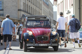 Eine Ente im Zweifarbenlook (Citroën 2 CV Charleston) - Older Classics August 2024