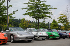 Eine Reihe auf dem Vorplatz war für Porsche reserviert – Swiss Classic World Luzern 2022 Eine Reihe auf dem Vorplatz war für Porsche reserviert – Swiss Classic World Luzern 2022