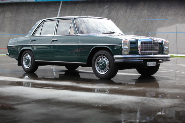 Eine Strich-Acht-Limousine von Mercedes-Benz - Dolder Classics Mai 2017