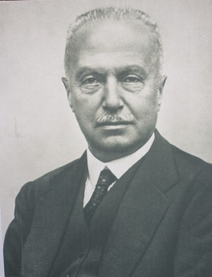 Einer der neun Firmengründer: Giovanni Agnelli – Ausstellung "125 Jahre Fiat" in der Autoworld Brüssel