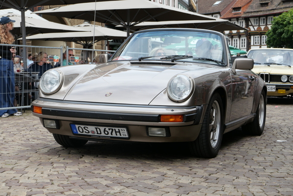 Einer von zahlreichen Porsche der G-Serie, ein Porsche 911 Carrera 3.2 Cabriolet – Einbecker Oldtimertage 2025