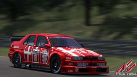 Eines der Fahrzeuge, ein Alfa Romeo 155 TI DTM