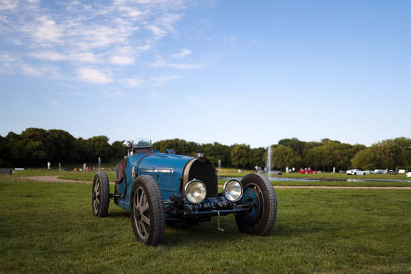 Lone Bugatti on the field - Chantilly Arts & Elégance 2019
